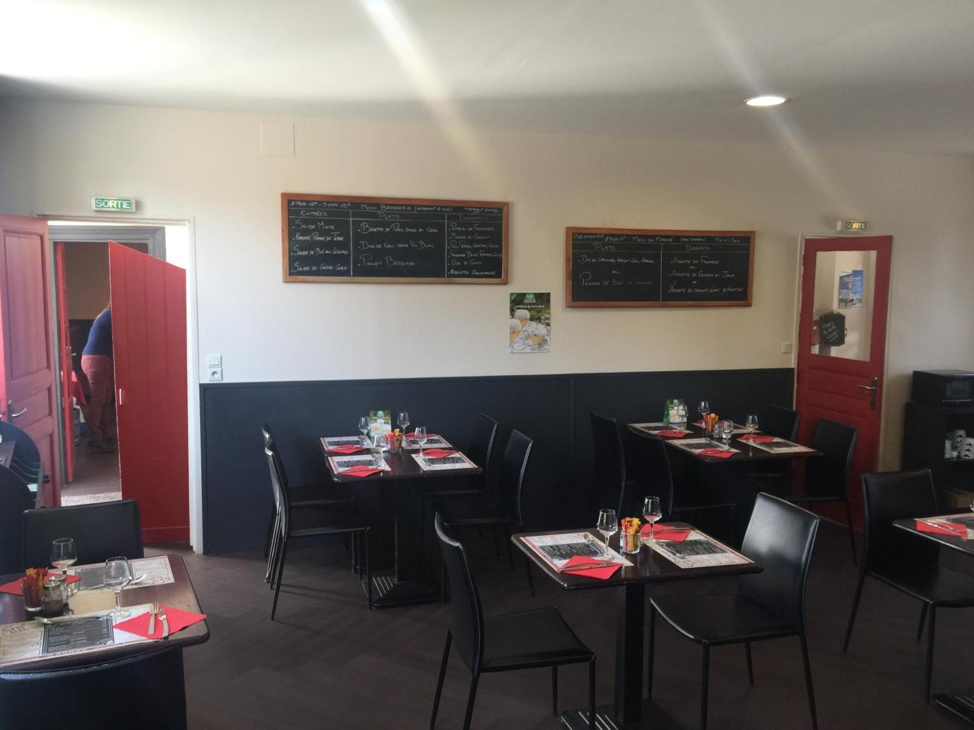 Au Pere Tranquille Tinchebray-Bocage Exterior foto